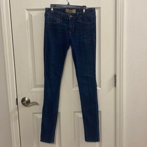 Hollister Super Skinny Low Rise Jeans. Women’s Size 5 Long